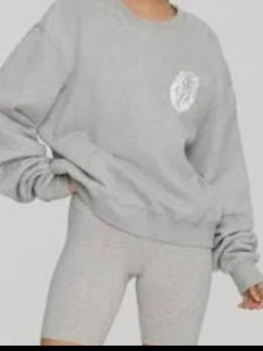 Good American Leo Boyfriend Sweatshirt *GREAT CONDITION* - Picture 2 of 10